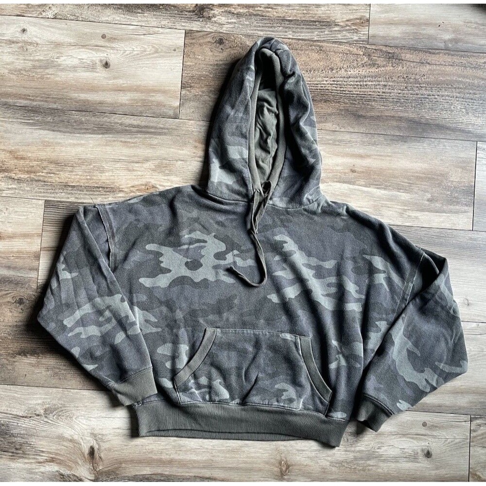 Lucky Brand Women's Medium Green Camo Long Sleeve Pullover Cropped Hoodie